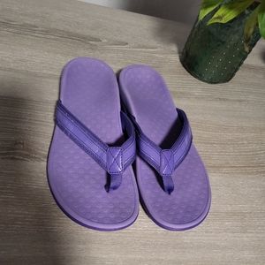 Vionic Tide Flip Flops Size 8